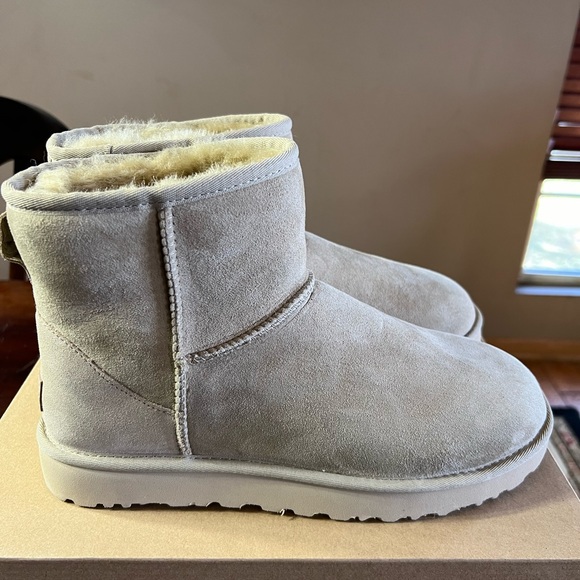 Ugg Classic Mini ii mustard seed NEW size 11 - Picture 8 of 12